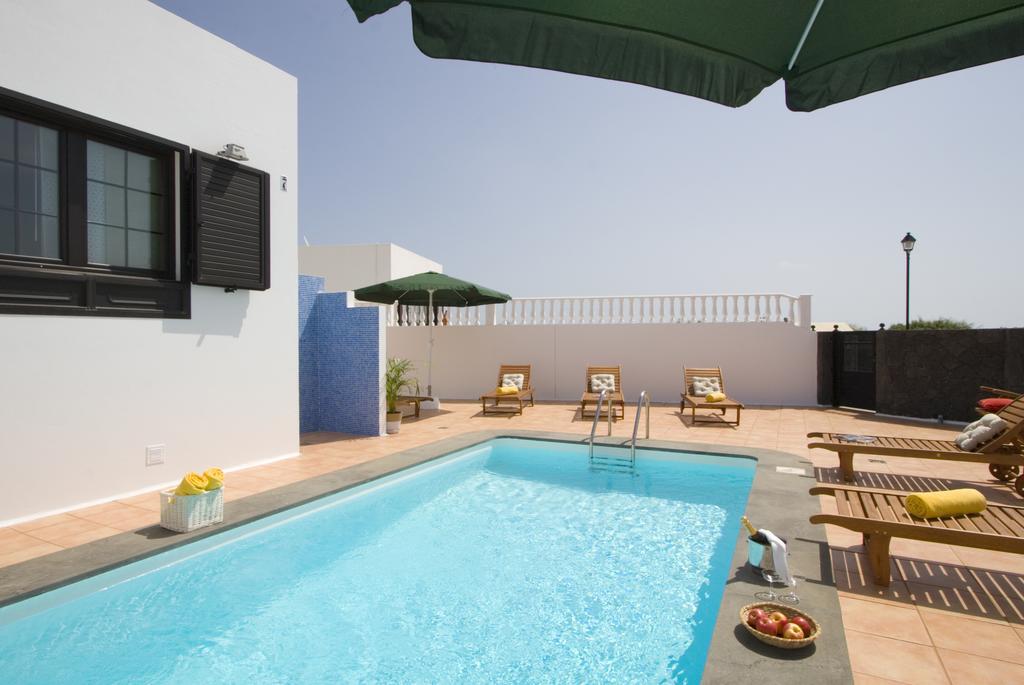 Grand Villa Famara Puerto Del Carmen Puerto del Carmen  Oda fotoğraf